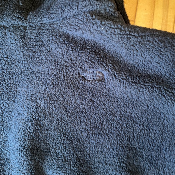 NWT The North Face pull over - Picture 2 of 8
